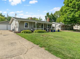 350 Hollybrook Dr, New Whiteland, IN