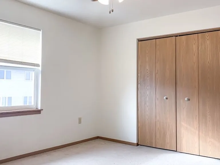 4908 Coventry Ct — Photo 3