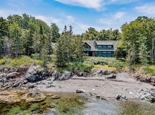 8 Penobscot Ave, Owls Head, ME 04854
