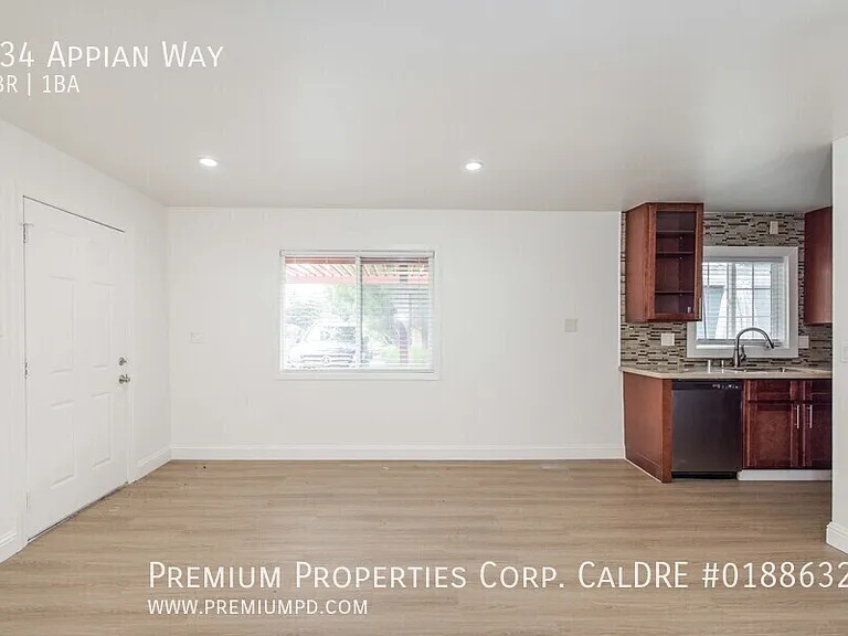 934 Appian Way — Photo 26