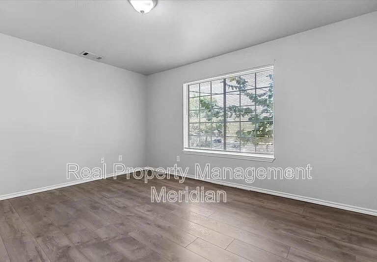 1920 Saint Louis Ave — Photo 14