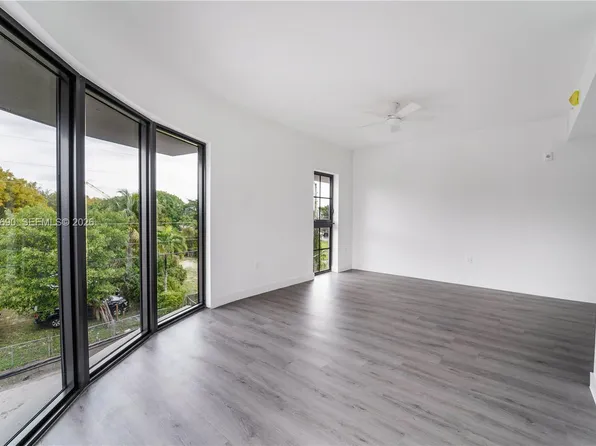 1165 NW 8th Ave, Miami, FL