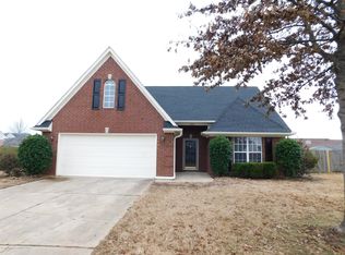 7505 Crystal Dr, Horn Lake, MS 38637