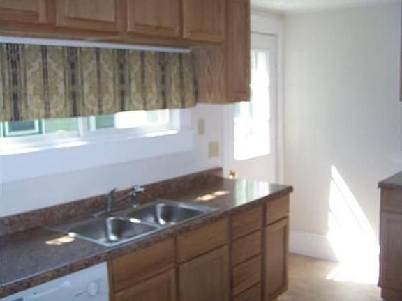 4th image of 226 S Lincoln St