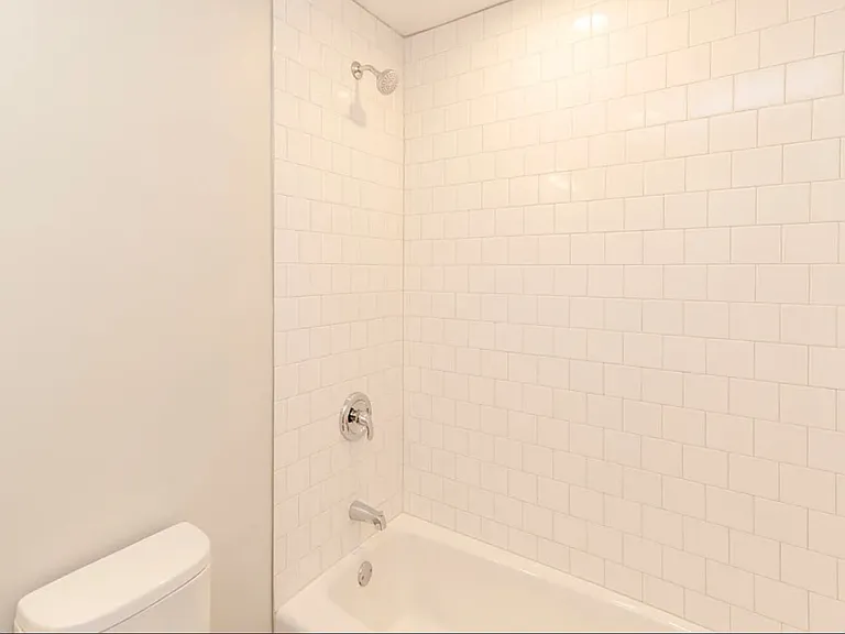 3603 W Ainslie St #G — Photo 12