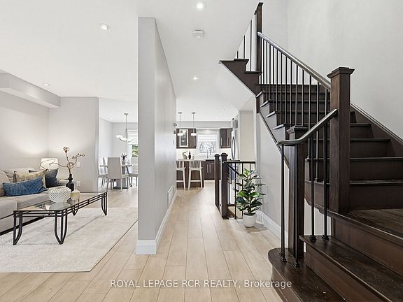 3rd image of 42 Archbury Cir