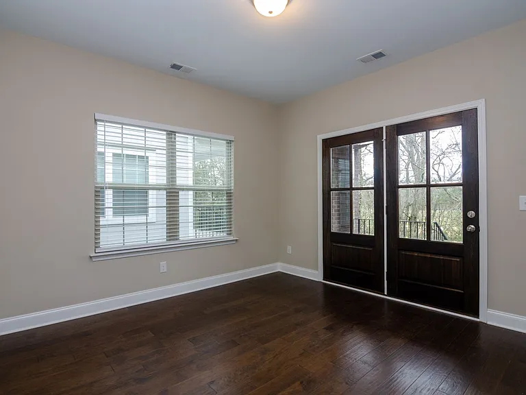 2045 Moultrie Cir — Photo 5