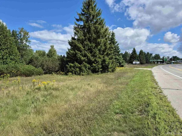 6838 W Us Highway 2, Manistique, MI 49854