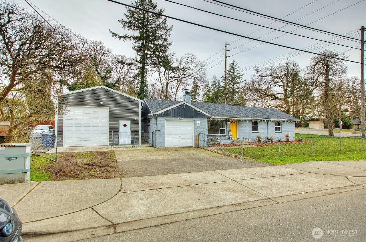8601 Bridgeport Way SW photo 1