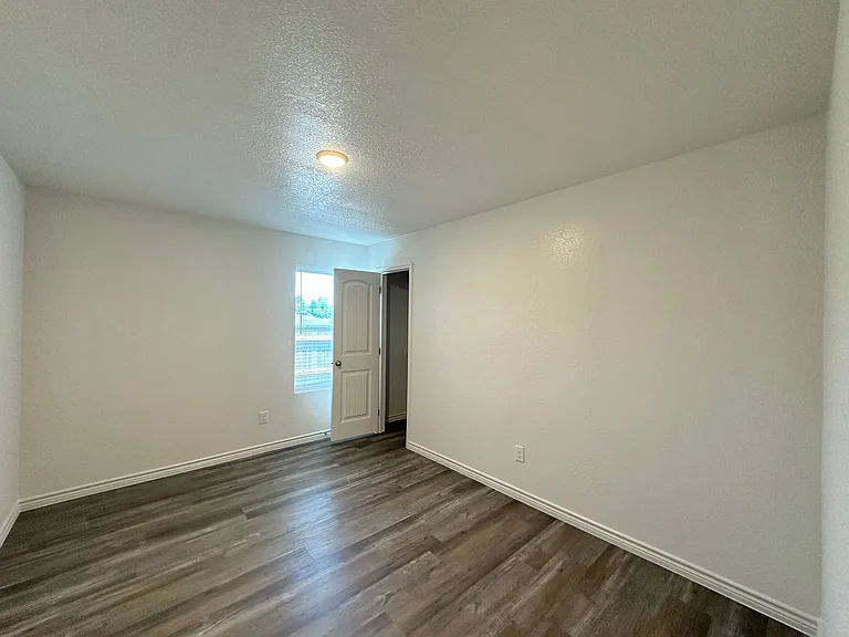 306B Dolphin Dr — Photo 15