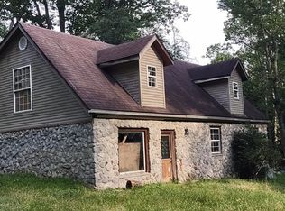 1140 McCune Cemetery Rd, Jackson, OH 45640