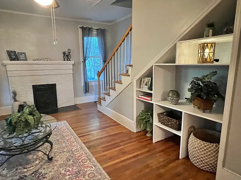 511 S Walker St — Photo 11