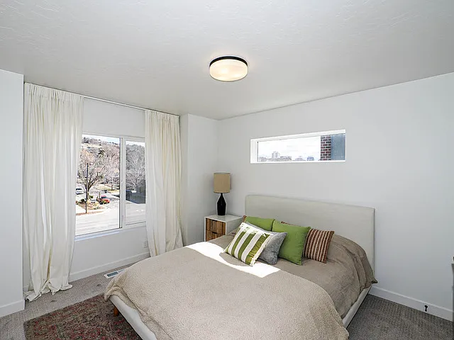 723 N 300 W — Photo 21