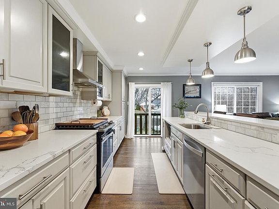 5th image of 6124 Crozet Ct