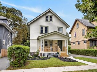 32 Pershing Dr, Rochester, NY 14609