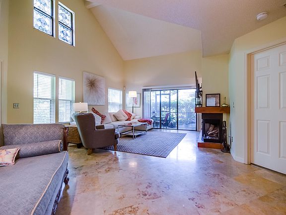 5th image of 7270 Della Dr