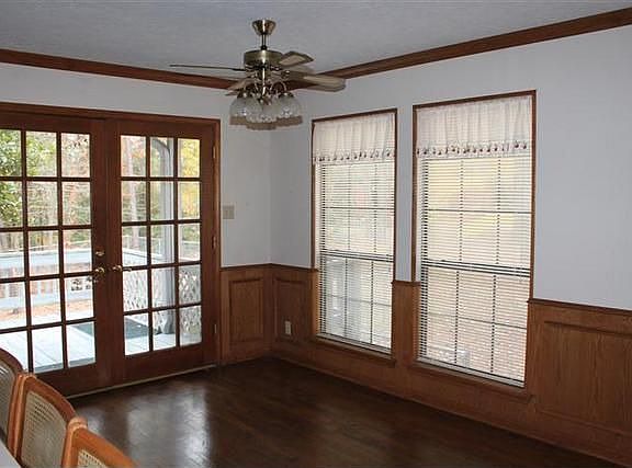 4th image of 463 Lakeshore Dr