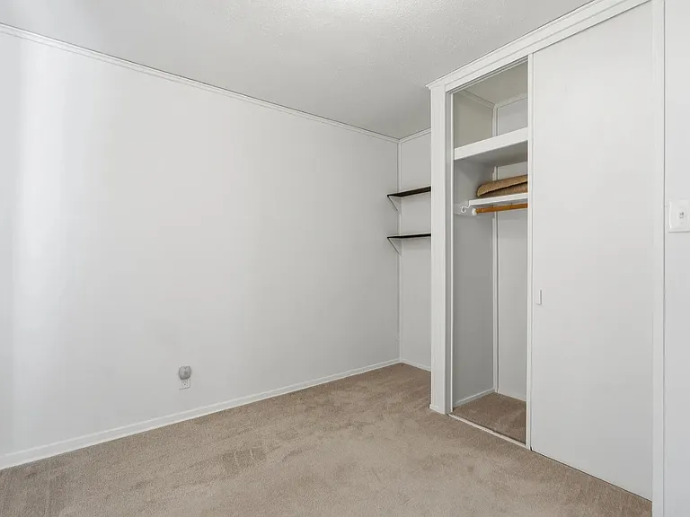 3821 Oakland Rd NE — Photo 3