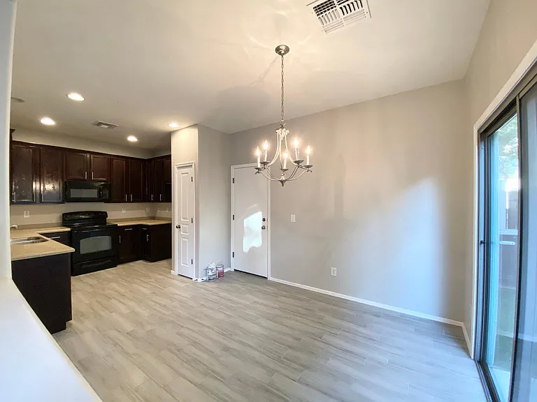 1677 E Elgin St — Photo 8