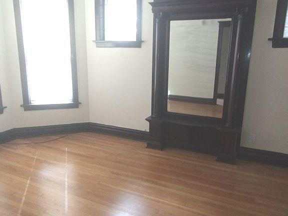 5th image of 6718 S Saint Lawrence Ave