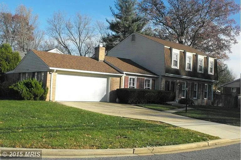 9412 Michael Dr photo 1
