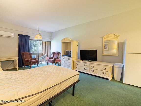 4th image of 2180 Country Club Dr APT 219