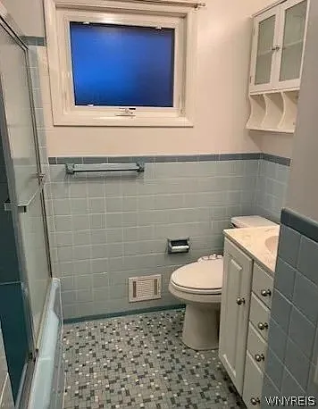 3 bed, 1.0 bath, 1250 sqft, $2,540 — Photo 4