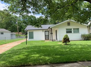 39 Mercury Dr, Florissant, MO 63031