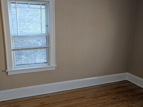 4th image of 1514 W Lake St APT 4