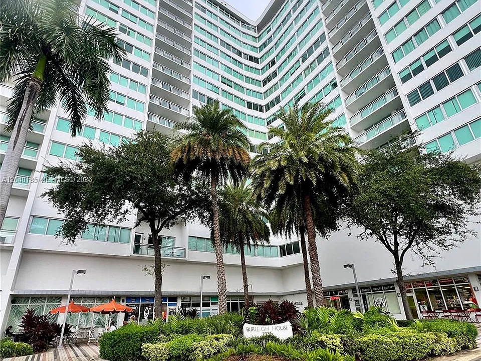 7135 Collins Ave #1523