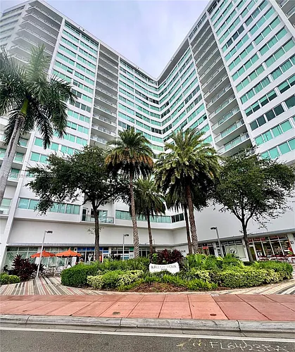 7135 Collins Ave #1523 Photo 1