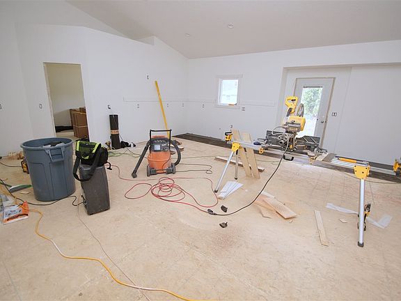 4th image of 1520 Lincoln Rd