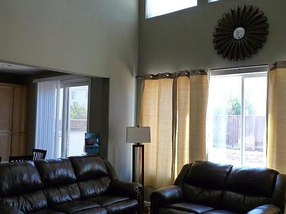 4th image of 554 Centre Court Dr