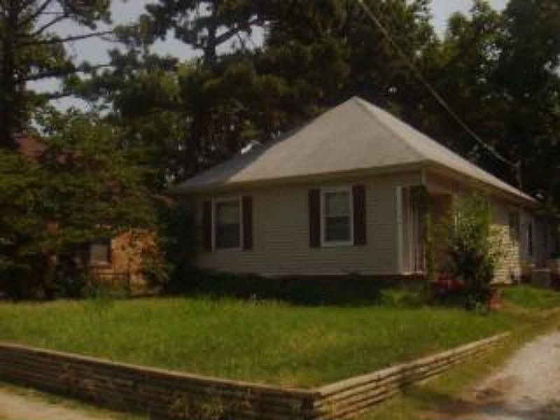 2nd image of 1126 N Rogers Ave
