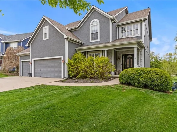 298 Ash Ln, Lansing, KS 66043