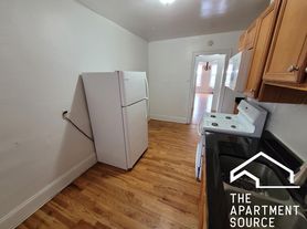 913 Elmwood Ave