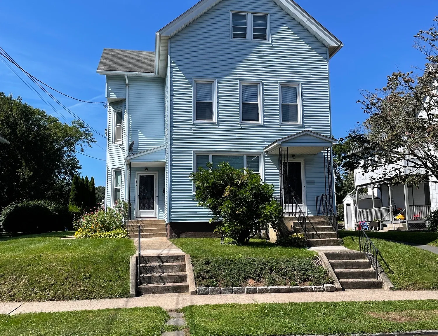 3 bed, 1600 sqft, $1,500 — Photo 1