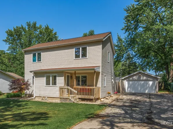 33303 N Algonquin Dr, Grayslake, IL 60030
