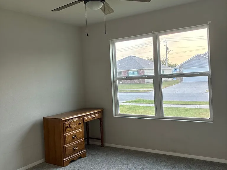 2600 S Silver St — Photo 16