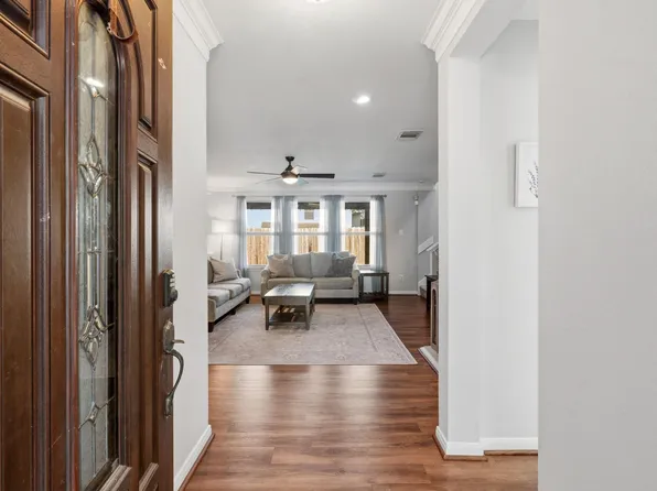 9426 Coatsworth Dr, Sugar Land, TX 77498