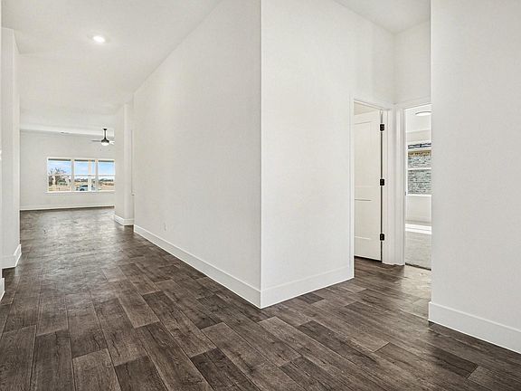 5th image of 16 Keystone Ct