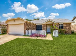 5302 Pampas Ct, Arlington, TX 76018