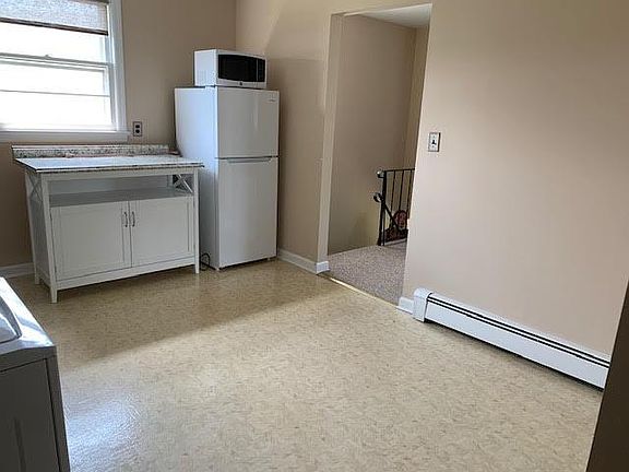 4th image of 10 Charles St Floor 2