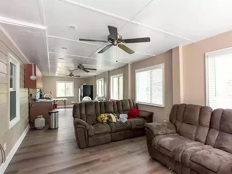 Saybrook Cir — Photo 5