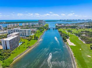 356 Golfview Rd APT 110, North Palm Beach, FL 33408