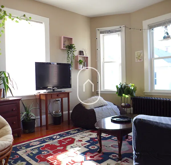 1564 Tremont St — Photo 2