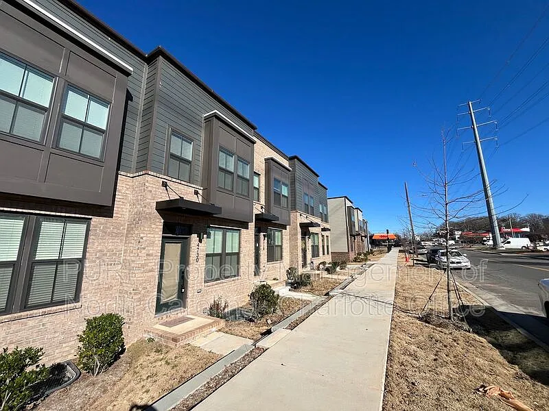 3 bed, 3.5 bath, 1616 sqft, $1,900 — Photo 3