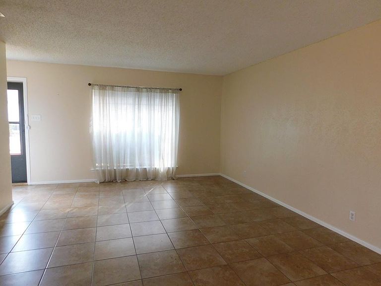 1702 N Newsom St Mineola, TX, 75773 Apartments for Rent Zillow