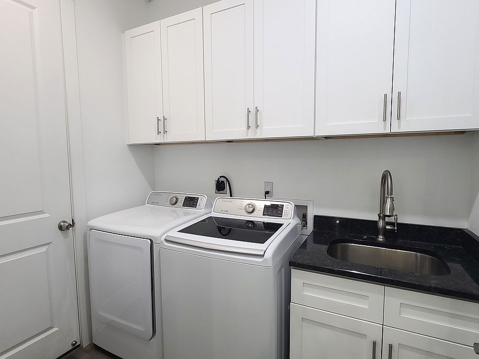 1st image of 2724 SW 21st Ave