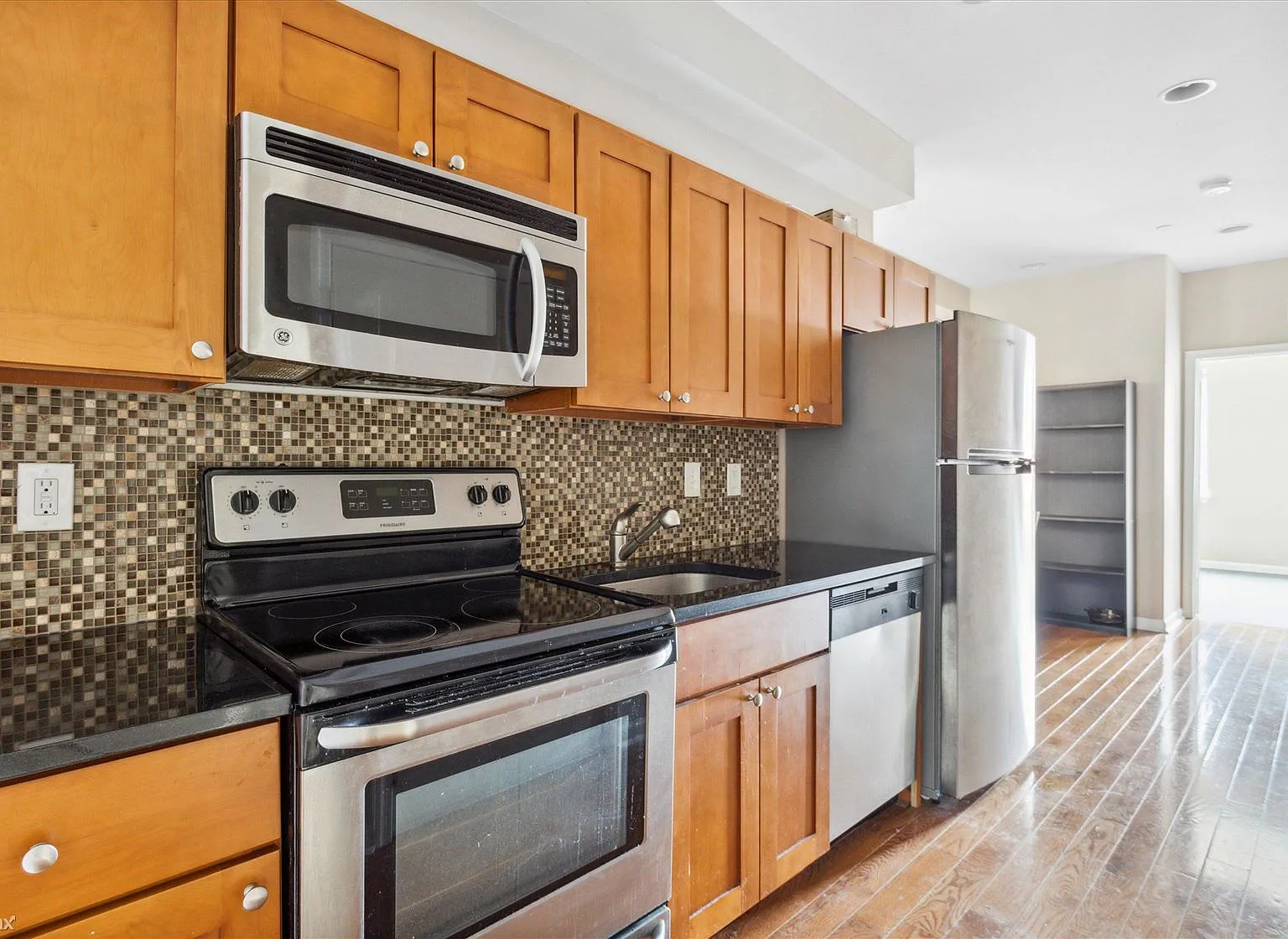 4 bed, 1200 sqft, $1,495 — Photo 1